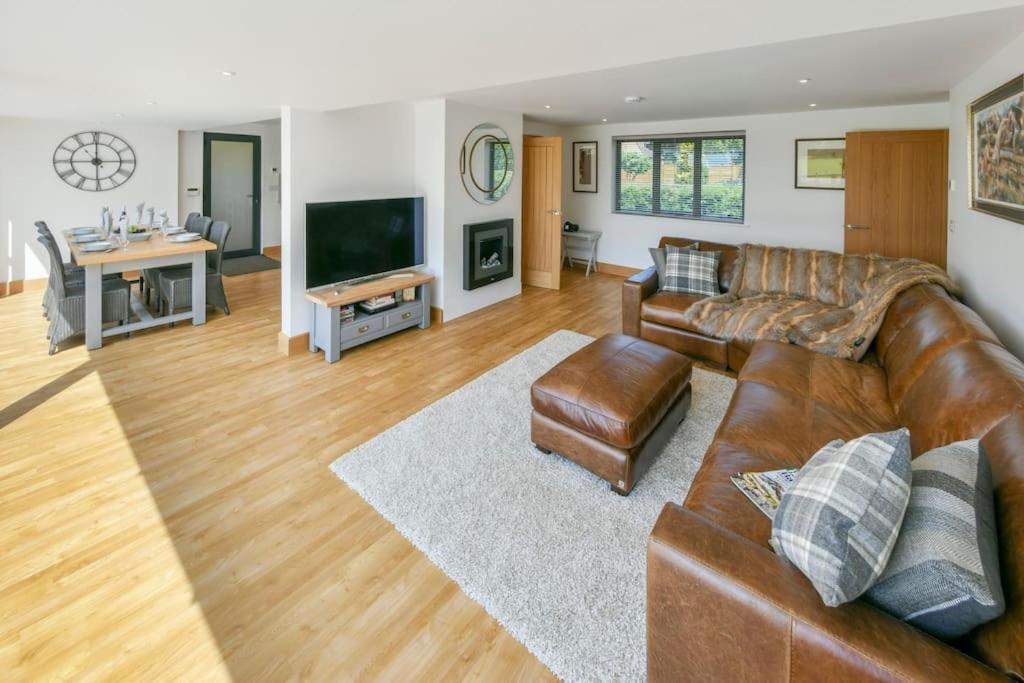 Holiday home April - Luxury Country Bolthole *