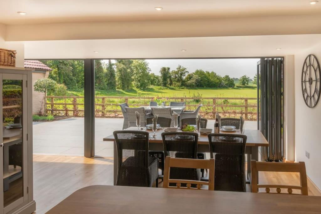 April - Luxury Country Bolthole