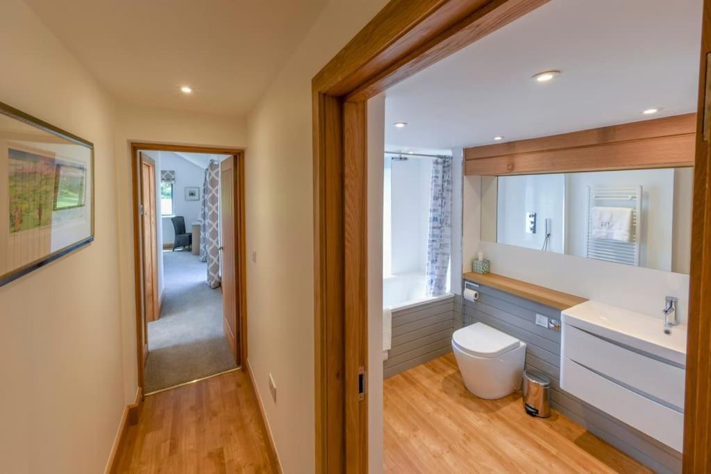 April - Luxury Country Bolthole Grantham