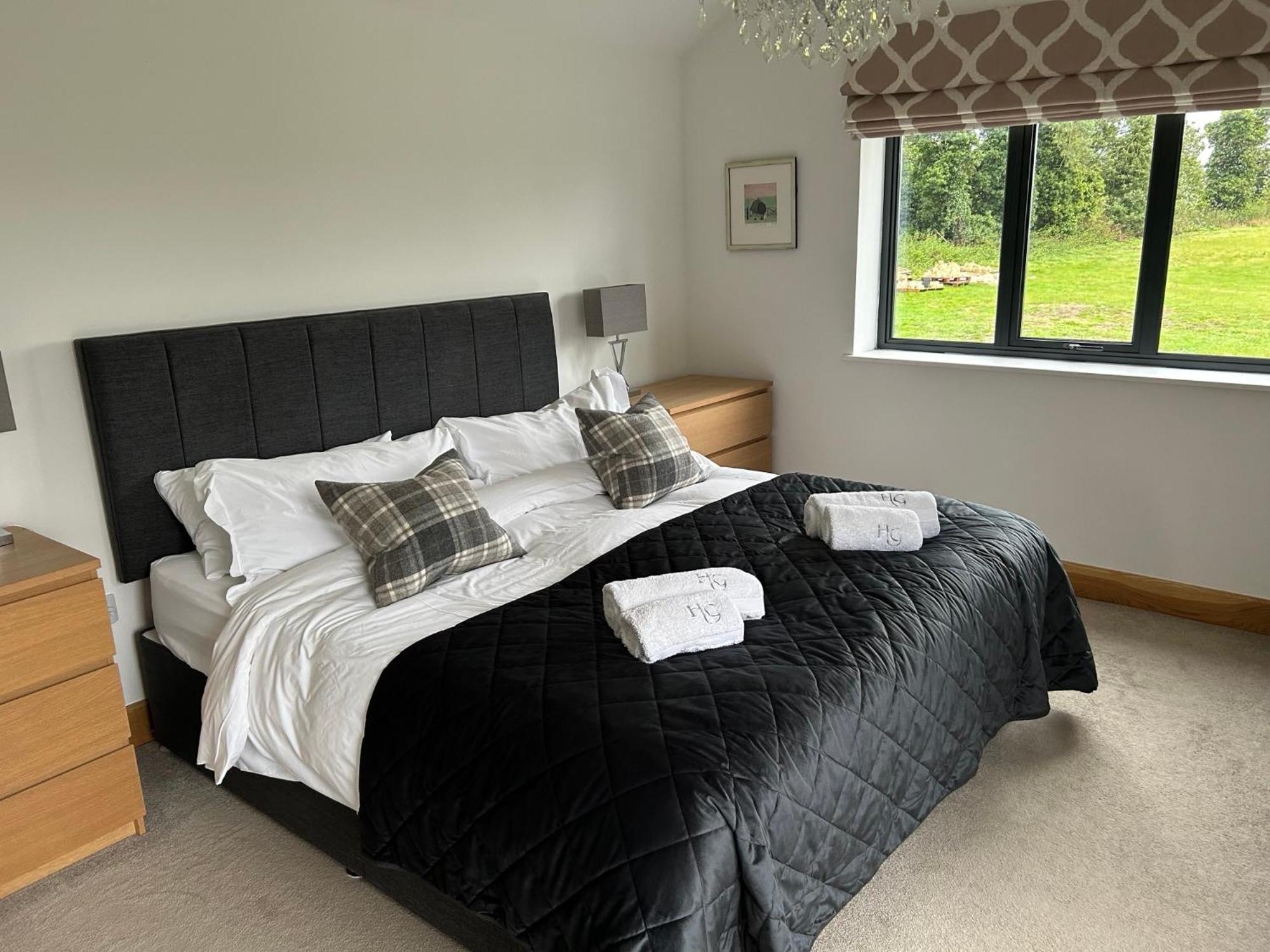 Holiday home April - Luxury Country Bolthole *